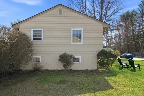 6 Heather Drive Hooksett NH 03106