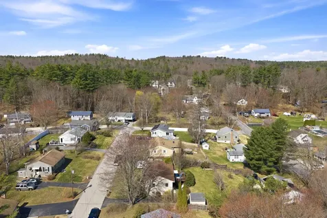 6 Heather Drive Hooksett NH 03106