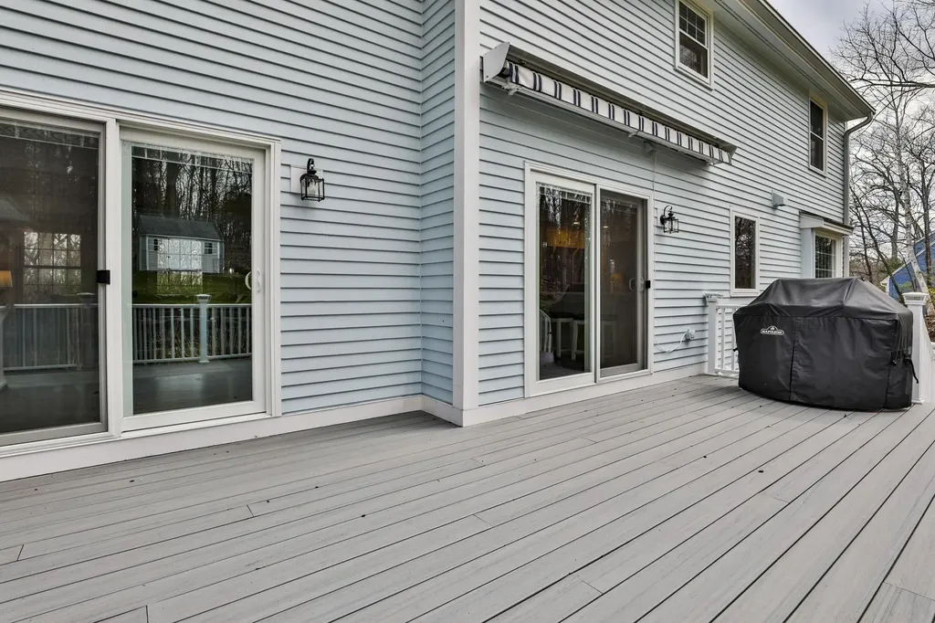 11 Erik Street Merrimack NH 03054