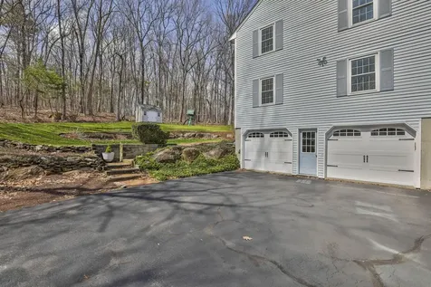 11 Erik Street Merrimack NH 03054