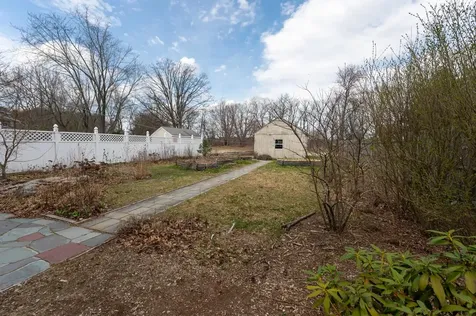 19 Grand Avenue Nashua NH 03060