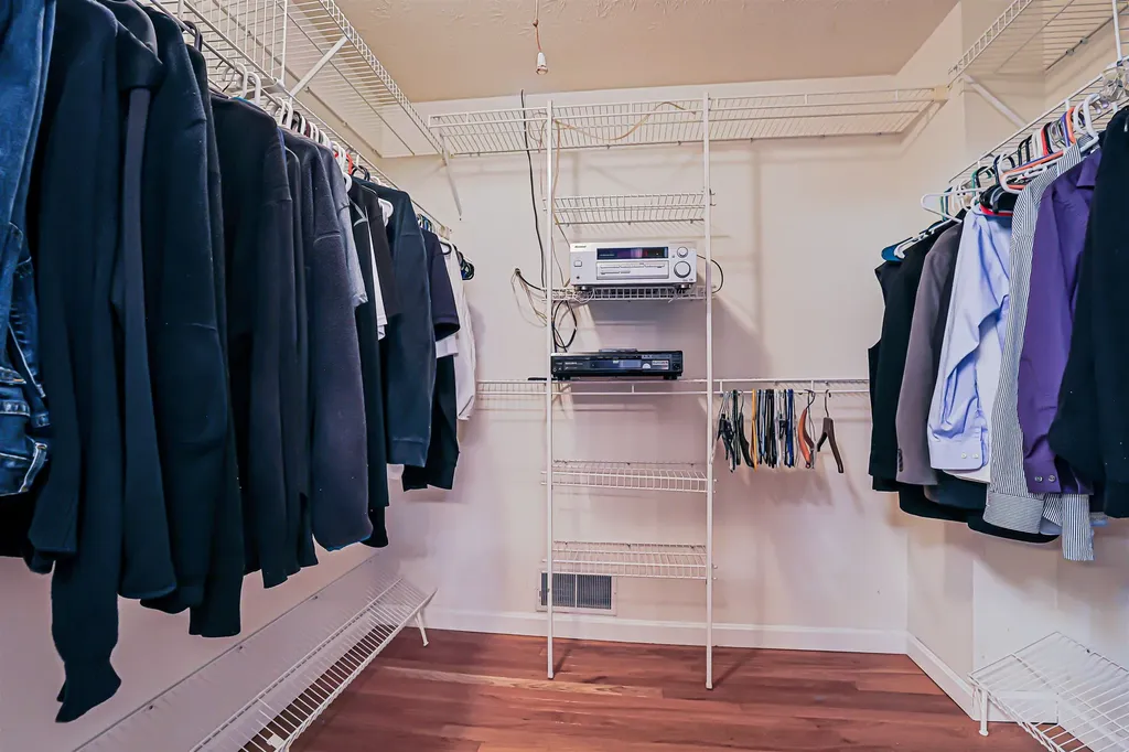 10 Checkerberry Lane Londonderry NH 03053