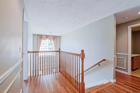 10 Checkerberry Lane Londonderry NH 03053