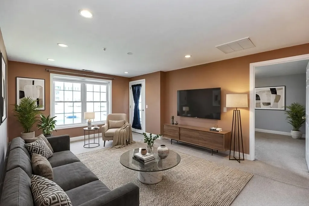 16 Vista Ridge Drive Londonderry NH 03053