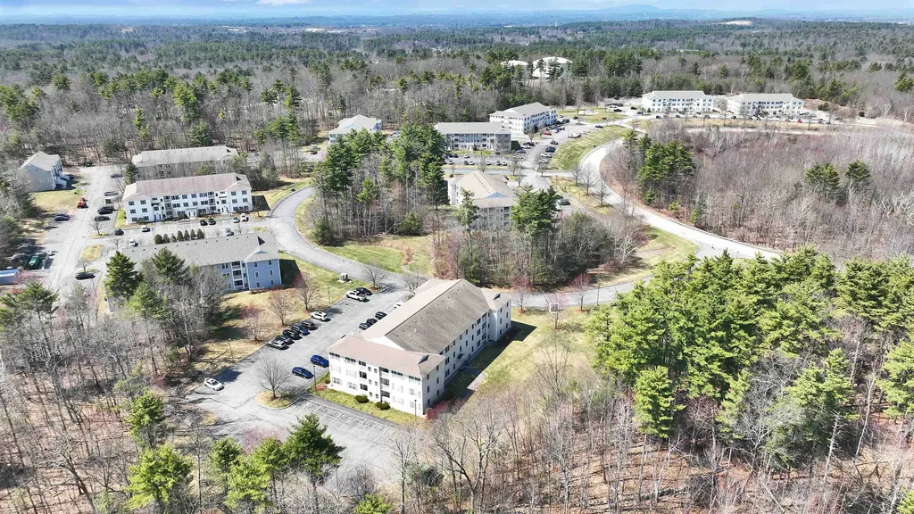 16 Vista Ridge Drive Londonderry NH 03053