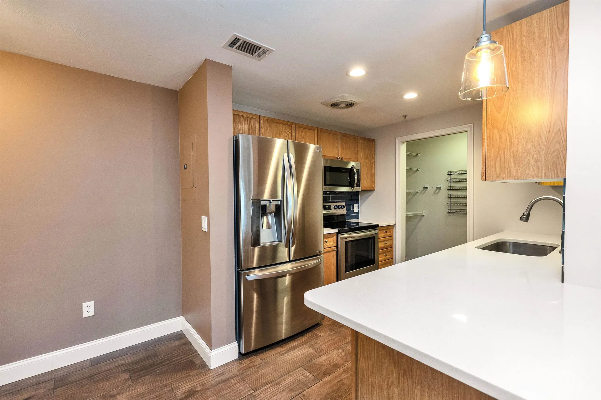 16 Vista Ridge Drive Londonderry NH 03053