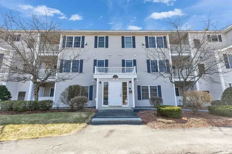 16 Vista Ridge Drive Londonderry NH 03053