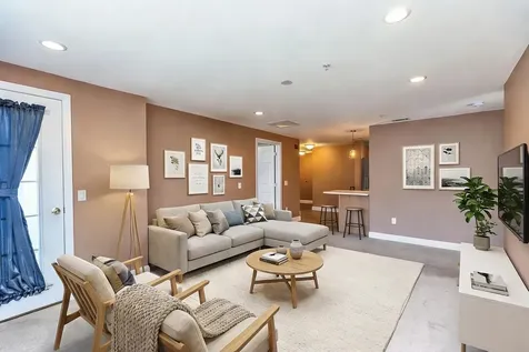 16 Vista Ridge Drive Londonderry NH 03053