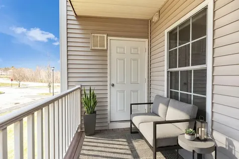 16 Vista Ridge Drive Londonderry NH 03053