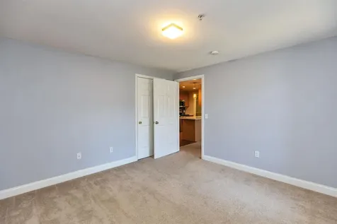 16 Vista Ridge Drive Londonderry NH 03053