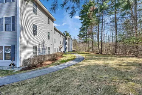 16 Vista Ridge Drive Londonderry NH 03053