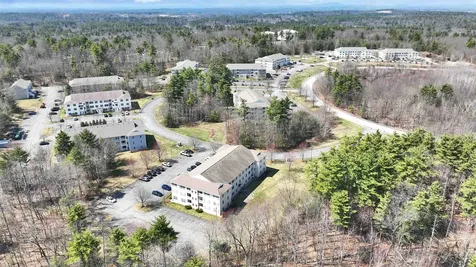 16 Vista Ridge Drive Londonderry NH 03053