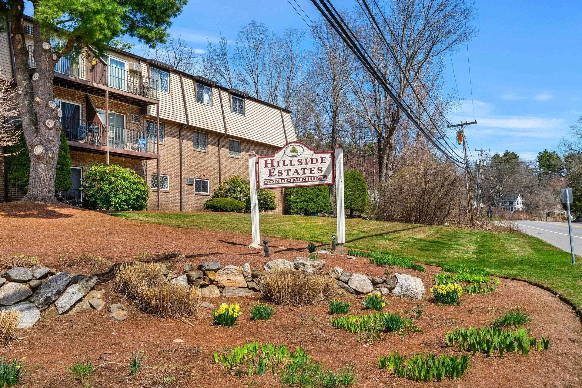 2 Silvestri Circle Derry NH 03038