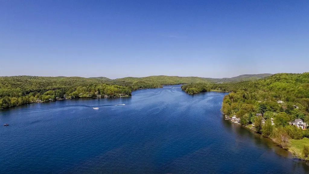 17 West Crystal Haven Road Castleton VT 05735
