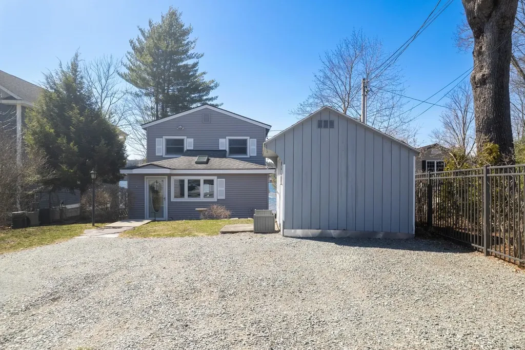 17 West Crystal Haven Road Castleton VT 05735