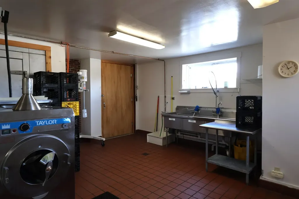 568 North Main Street Hartford VT 05001