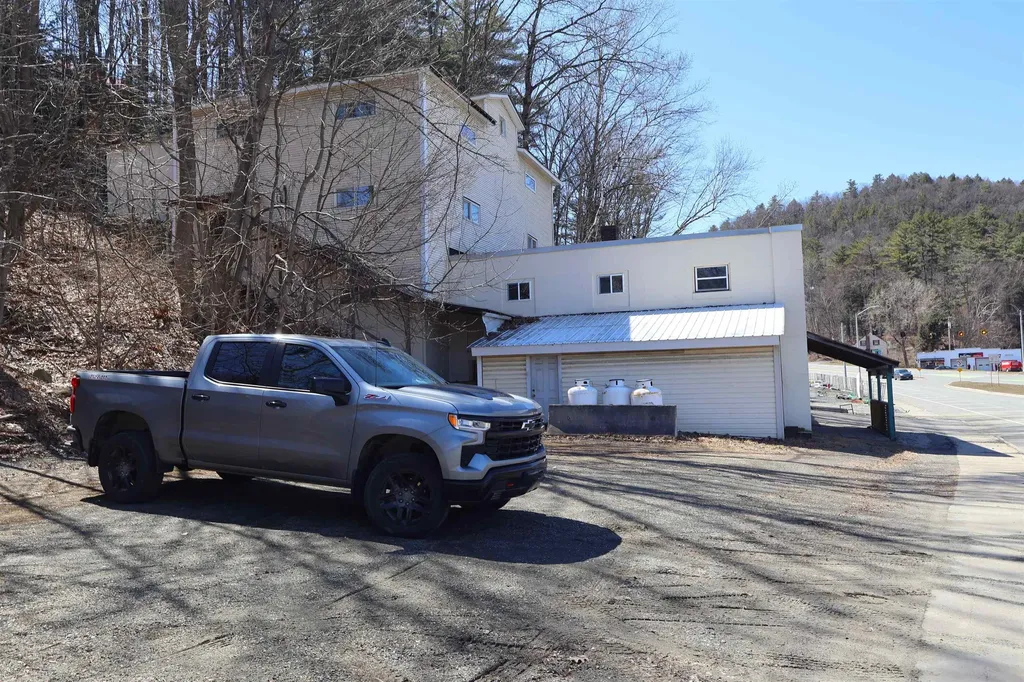 568 North Main Street Hartford VT 05001