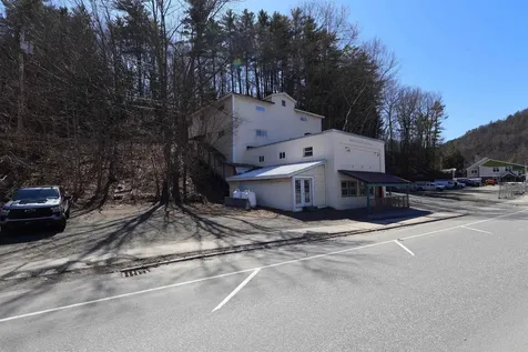 568 North Main Street Hartford VT 05001