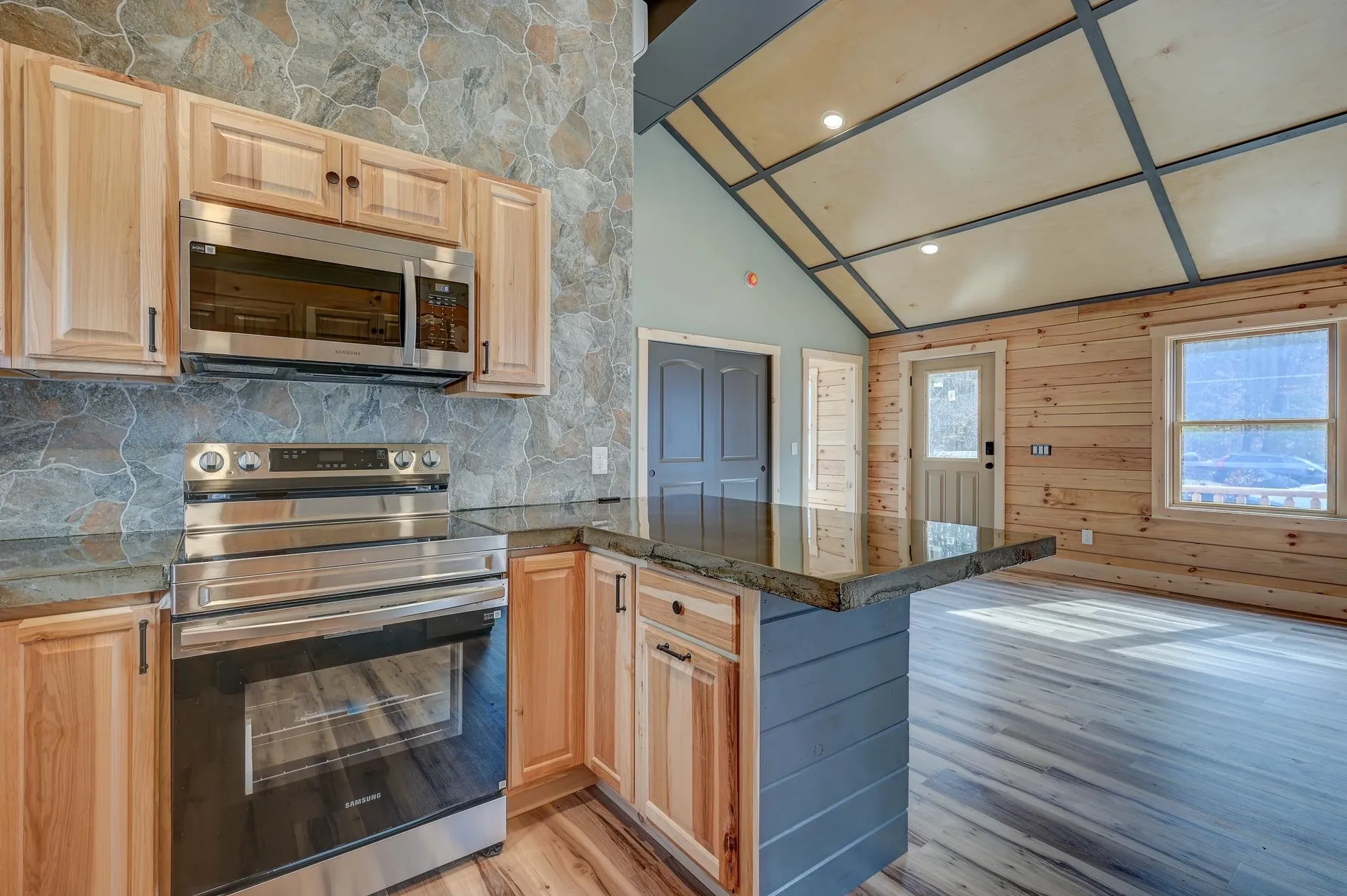 10 Grandval Way Madison NH 03849