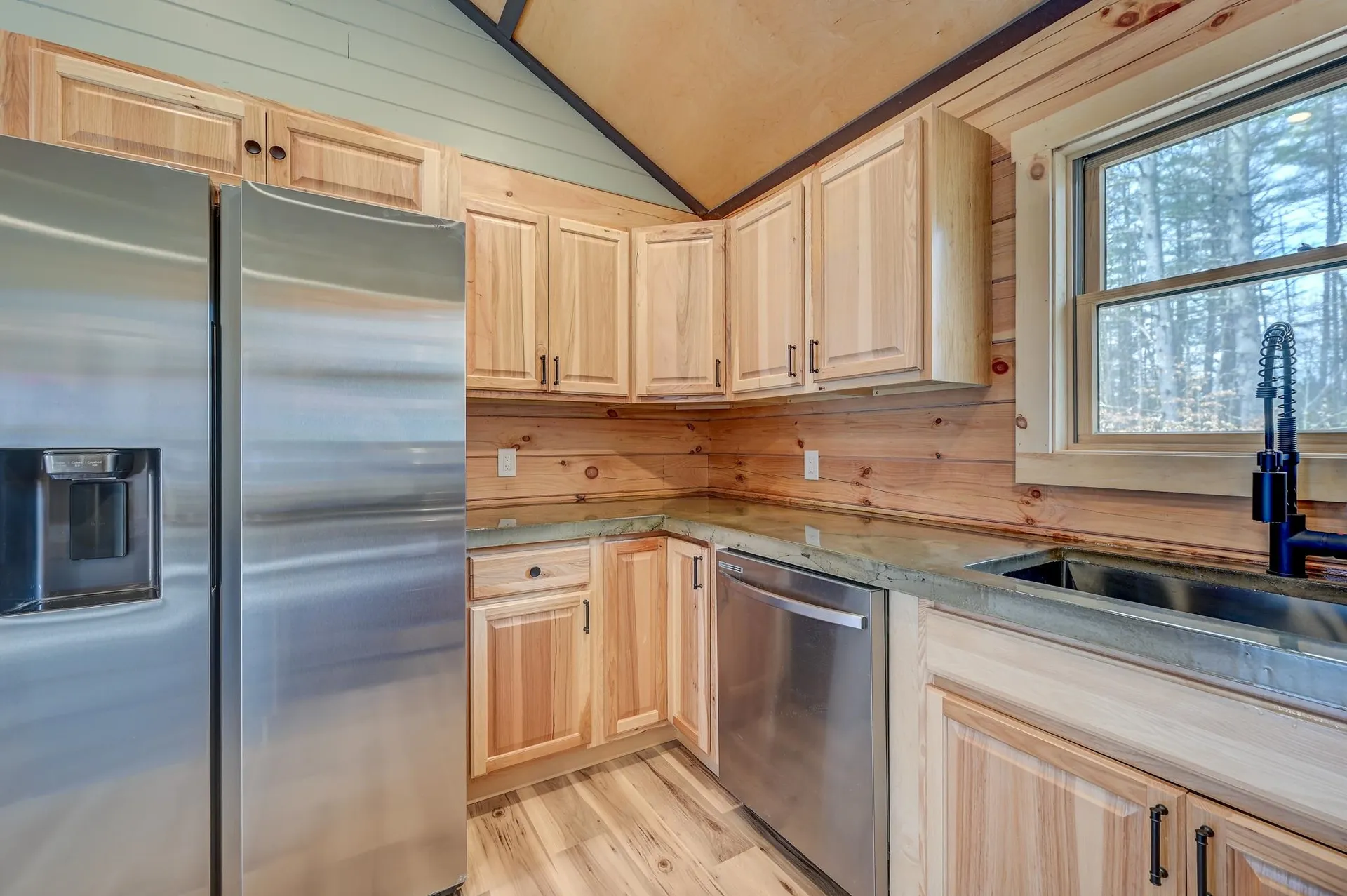 10 Grandval Way Madison NH 03849