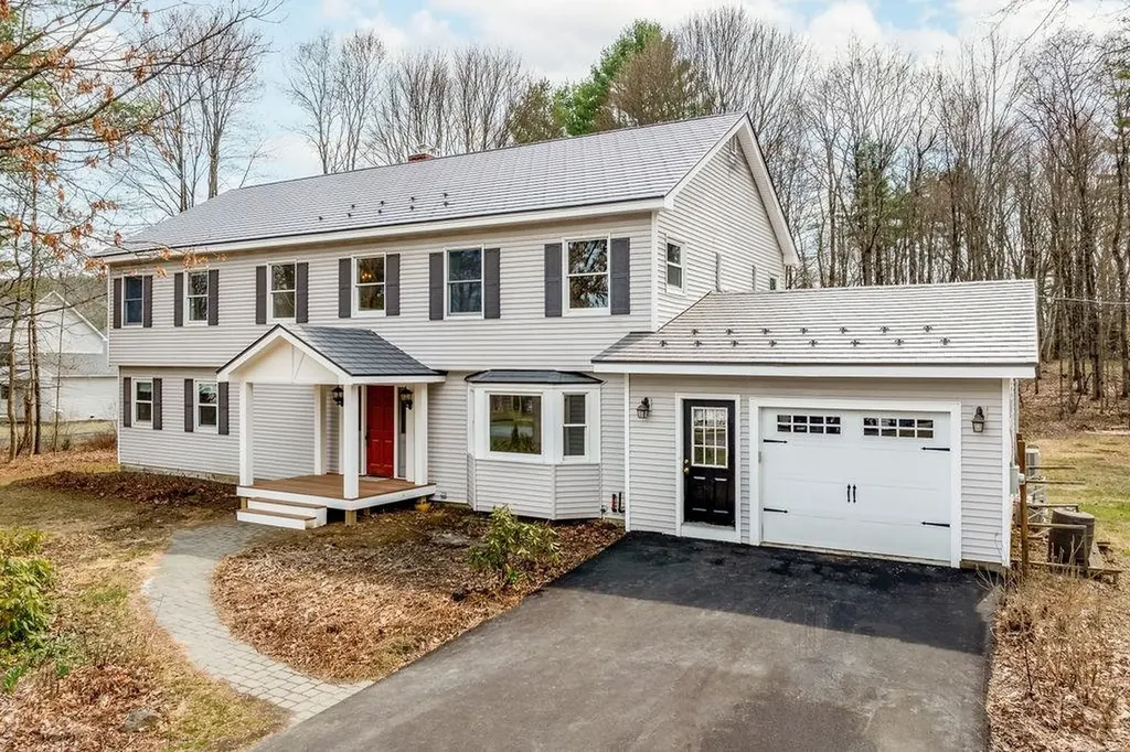 15 Oak Ridge Road Lebanon NH 03784