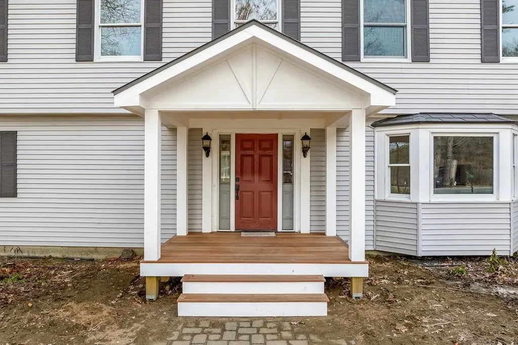 15 Oak Ridge Road Lebanon NH 03784