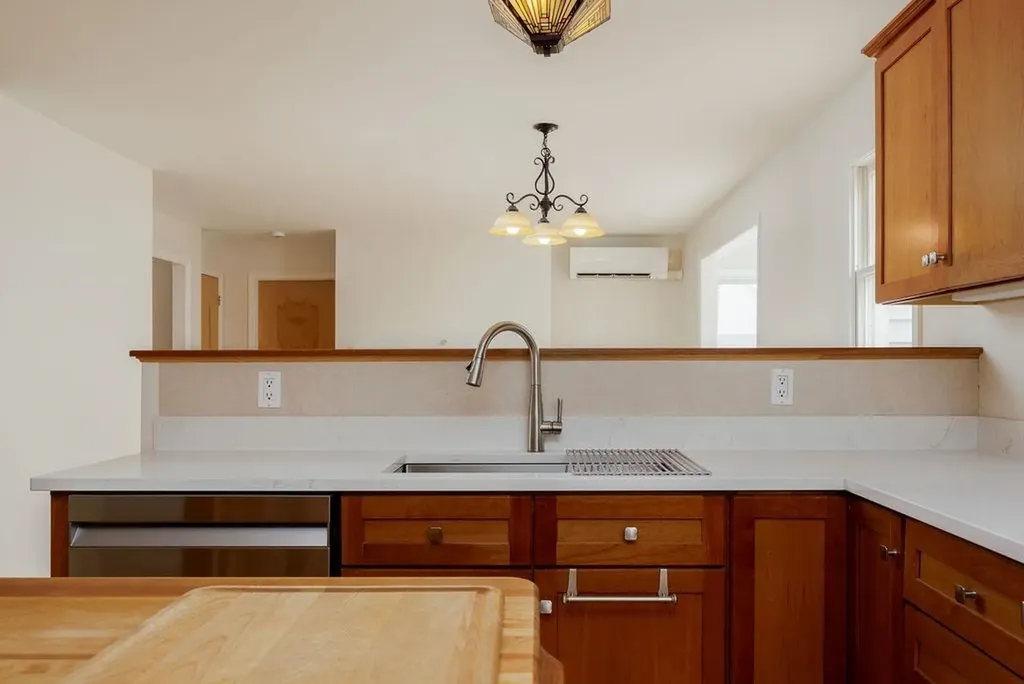 15 Oak Ridge Road Lebanon NH 03784