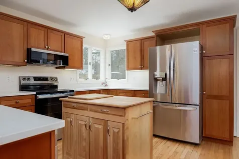 15 Oak Ridge Road Lebanon NH 03784