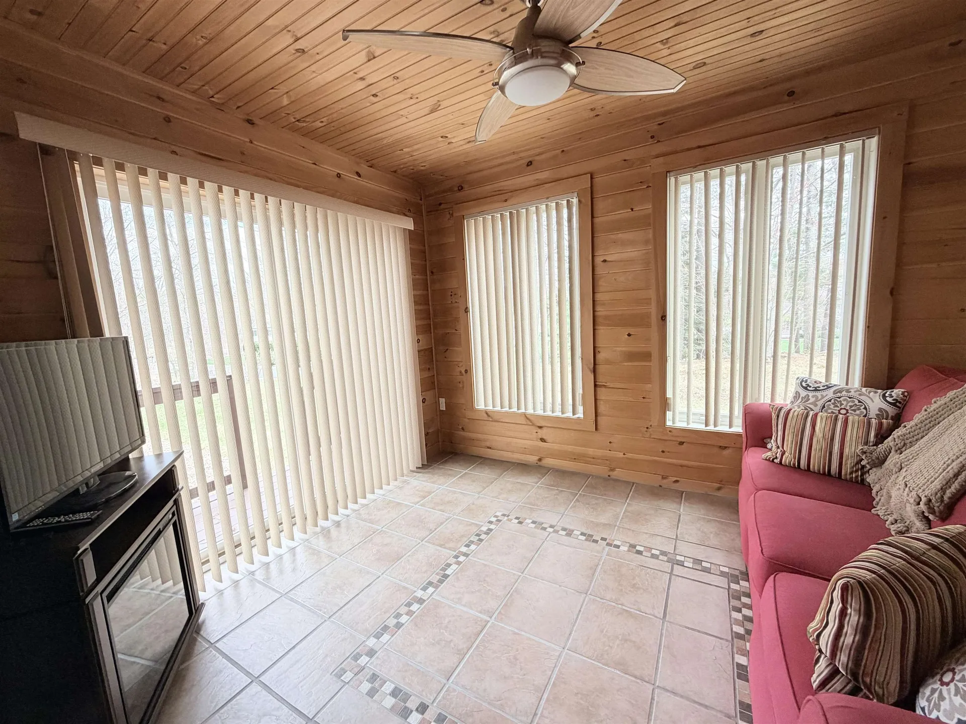 4 Prince Lane Raymond NH 03077