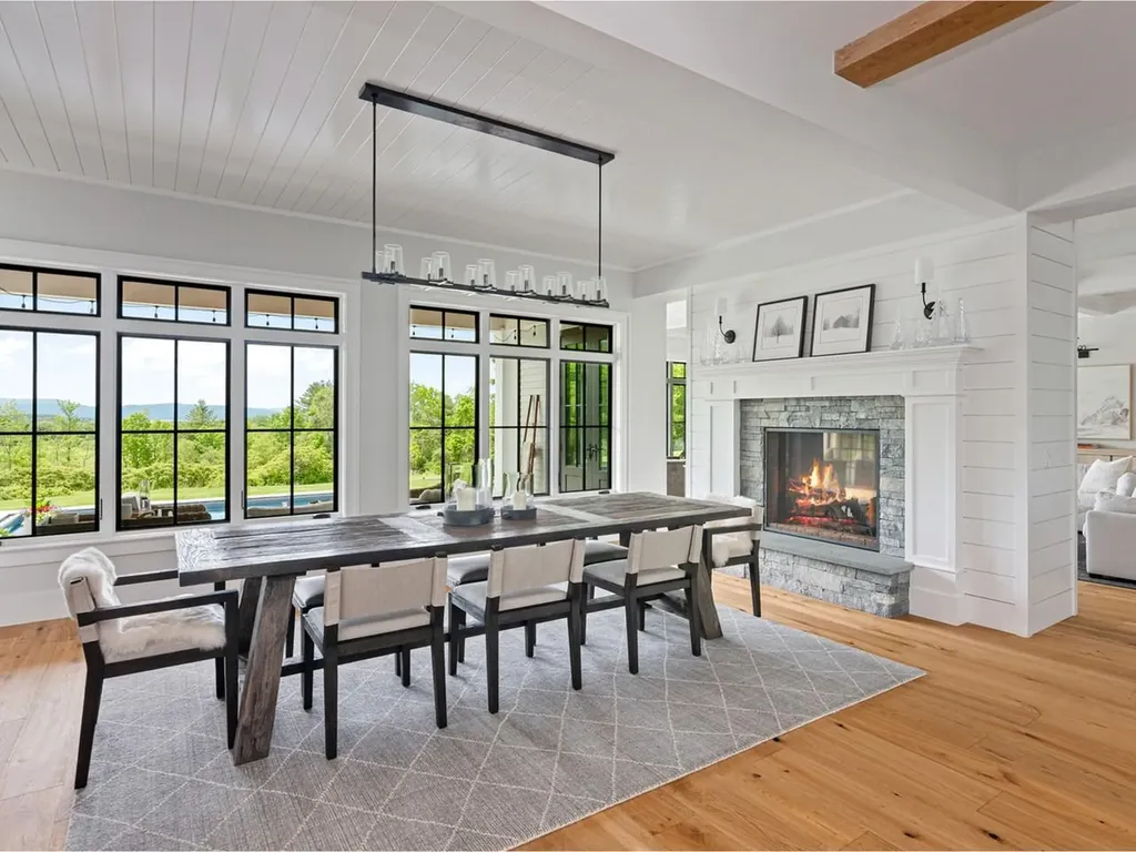 192 Governors Lane Shelburne VT 05482