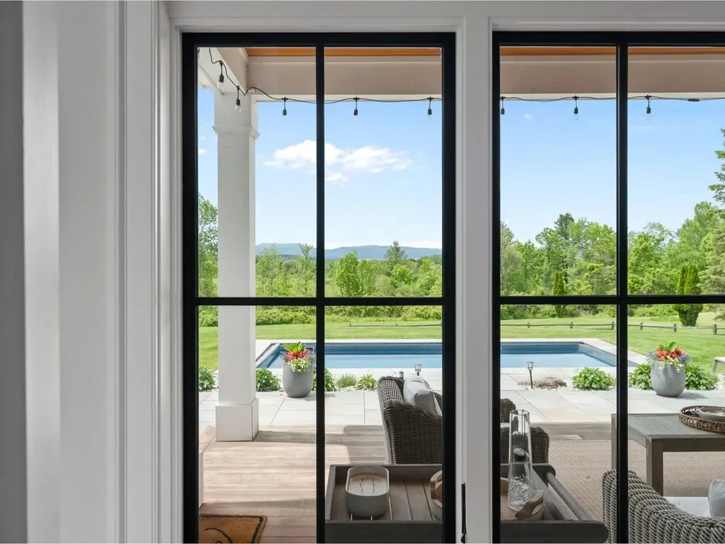 192 Governors Lane Shelburne VT 05482