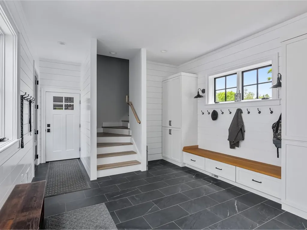 192 Governors Lane Shelburne VT 05482