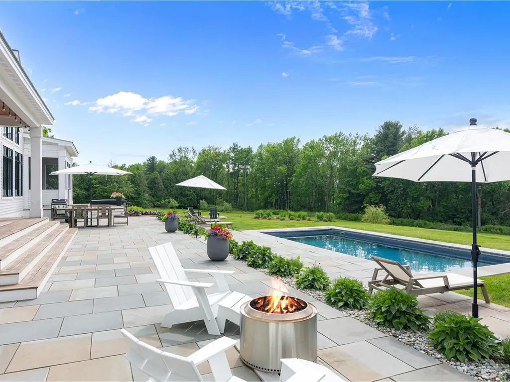 192 Governors Lane Shelburne VT 05482