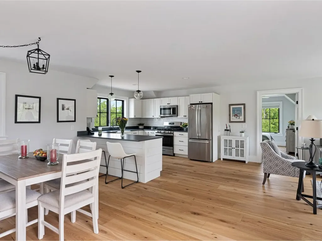 192 Governors Lane Shelburne VT 05482