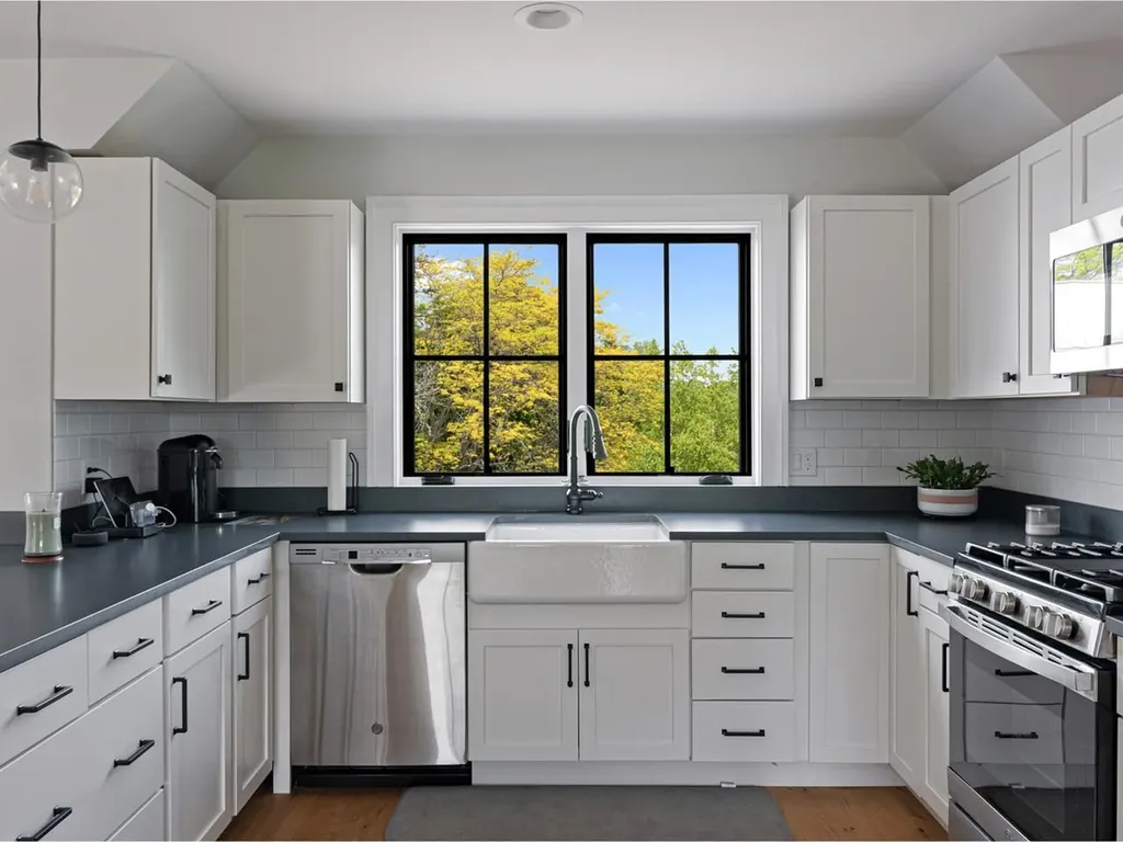 192 Governors Lane Shelburne VT 05482