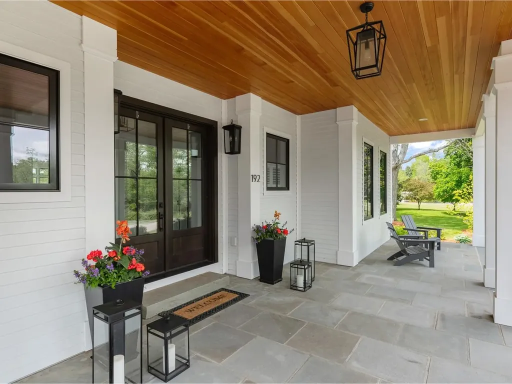 192 Governors Lane Shelburne VT 05482