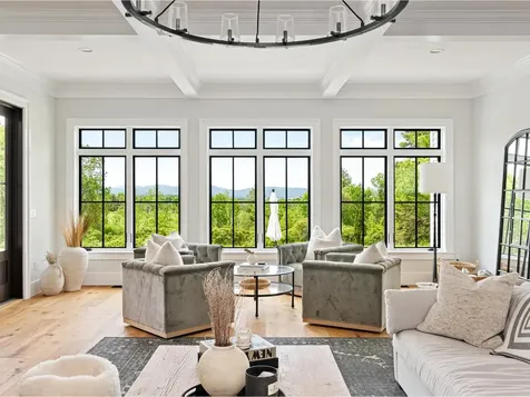 192 Governors Lane Shelburne VT 05482