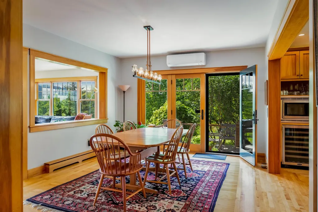 947 Oak Hill Road Williston VT 05495