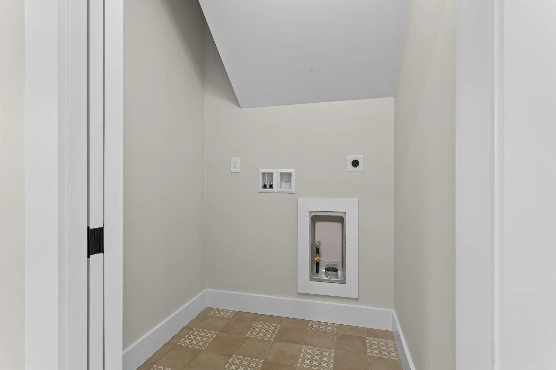 2 Millville Terrace Salem NH 03079