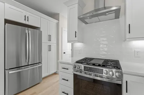 2 Millville Terrace Salem NH 03079