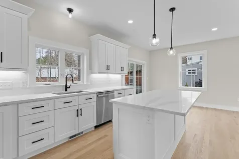 2 Millville Terrace Salem NH 03079