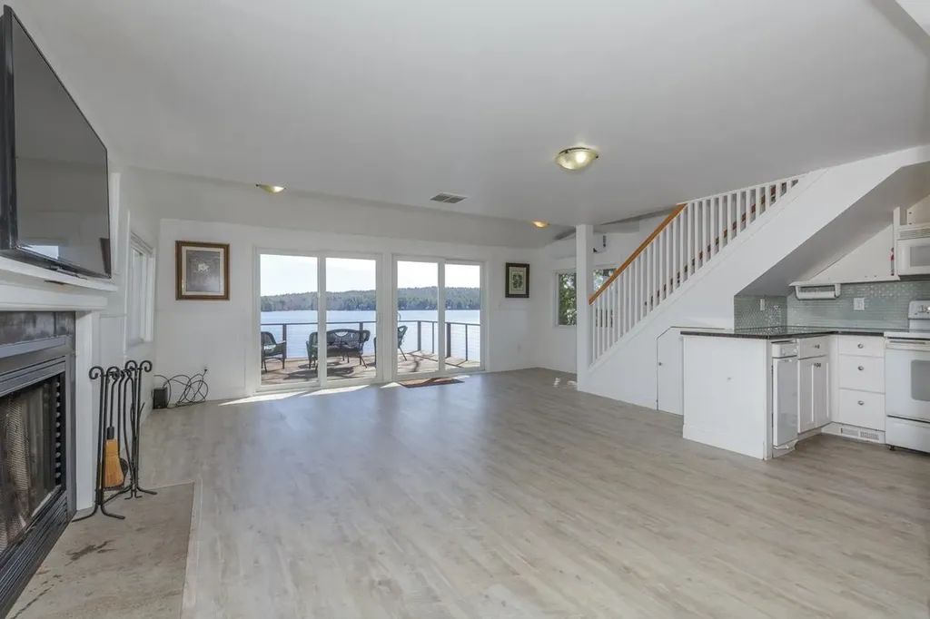 2 Charlie Lane Deerfield NH 03037