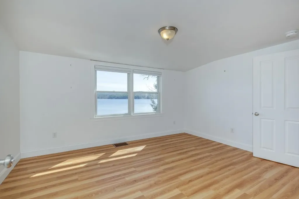 2 Charlie Lane Deerfield NH 03037