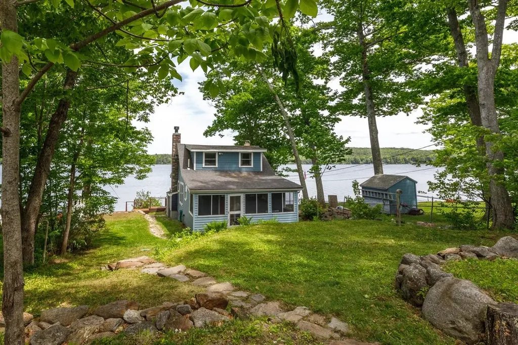 2 Charlie Lane Deerfield NH 03037