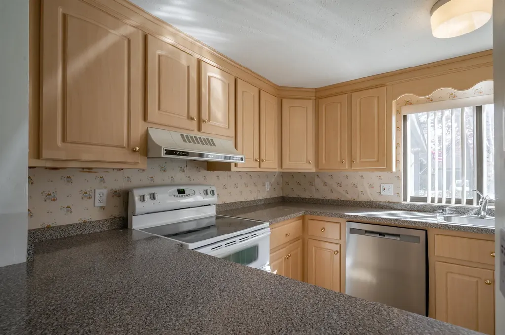 3 Essex Green Drive Merrimack NH 03054
