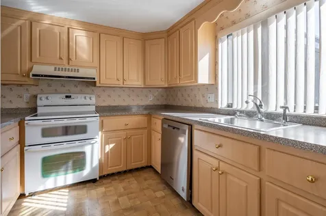 3 Essex Green Drive Merrimack NH 03054