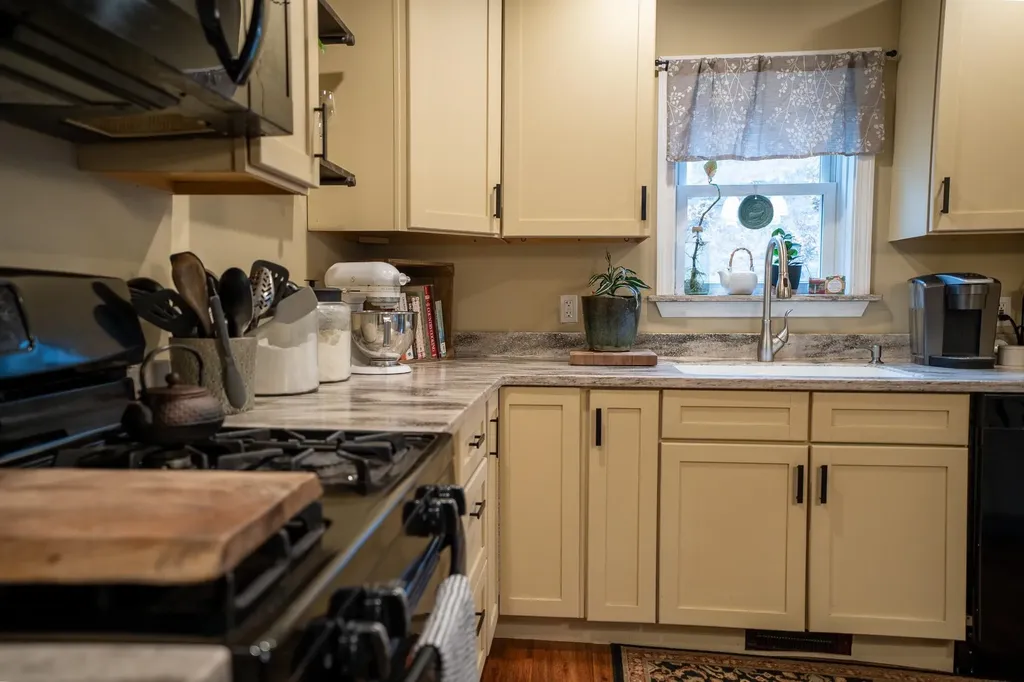 381 Lackey Hill Road St. Johnsbury VT 05819