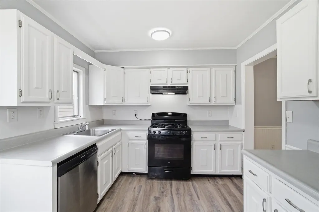 41 Dewey Street Manchester NH 03103