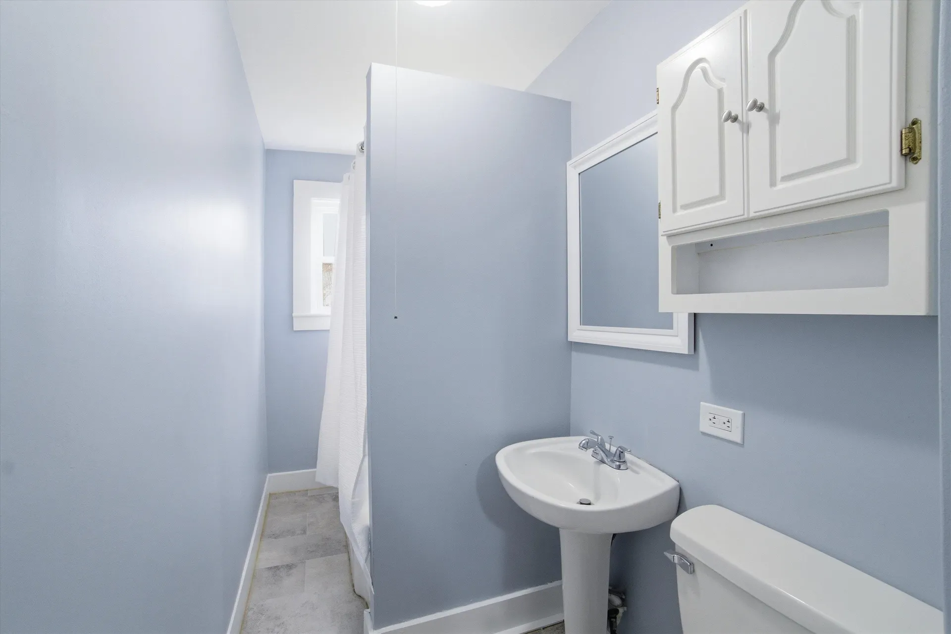 41 Dewey Street Manchester NH 03103