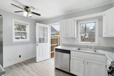 41 Dewey Street Manchester NH 03103